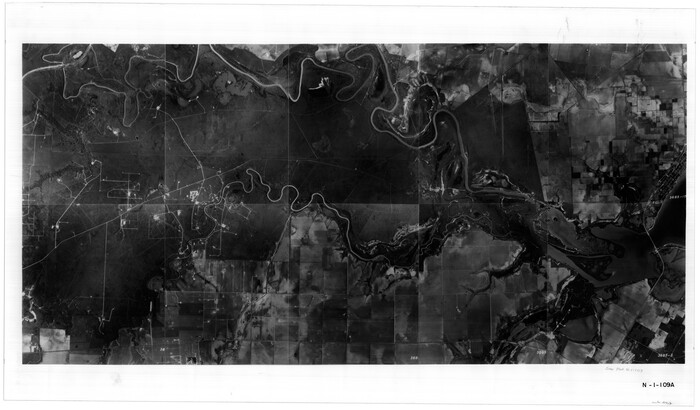 61407, [Aerial photograph showing R. H. Welder Ranch, San Patricio County, Texas], General Map Collection
